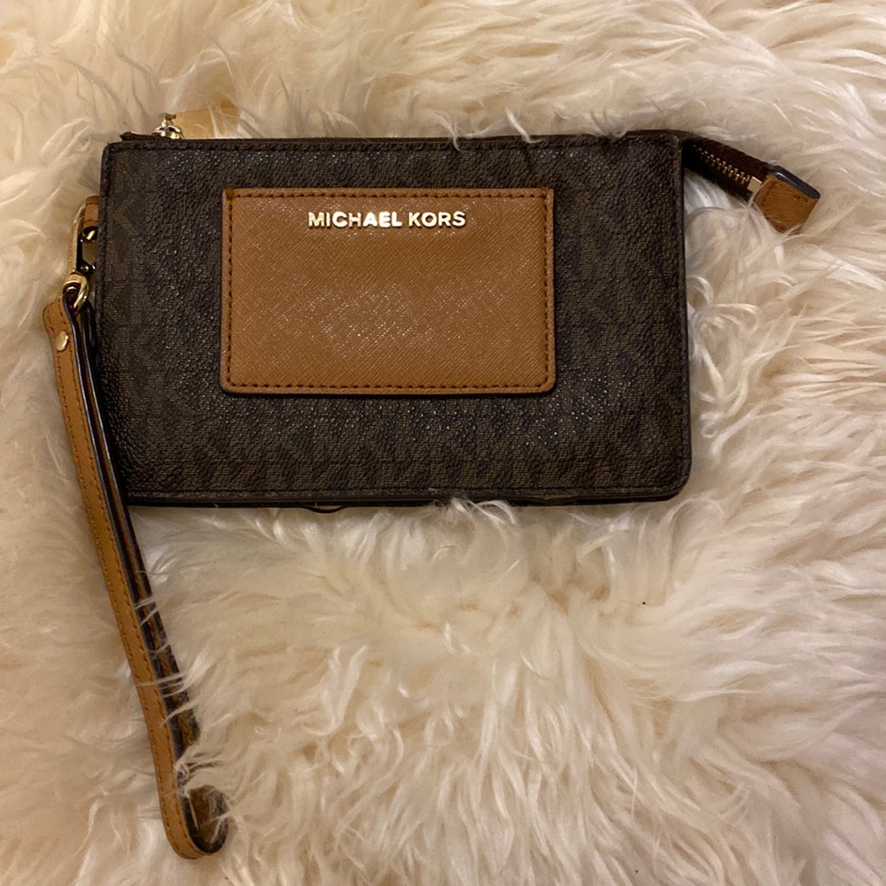Michael Kors wallet/ wristlet EUC